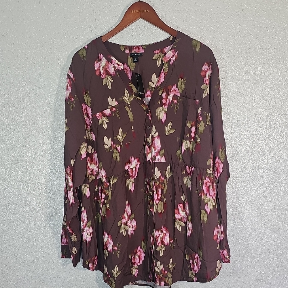Torrid Floral Blouse in Pink and Brown.